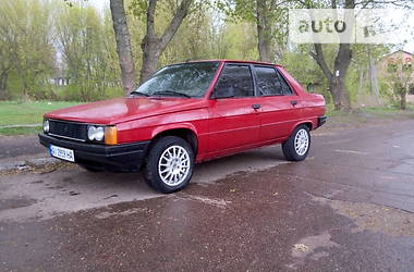 Седан Renault 9 1985 в Києві