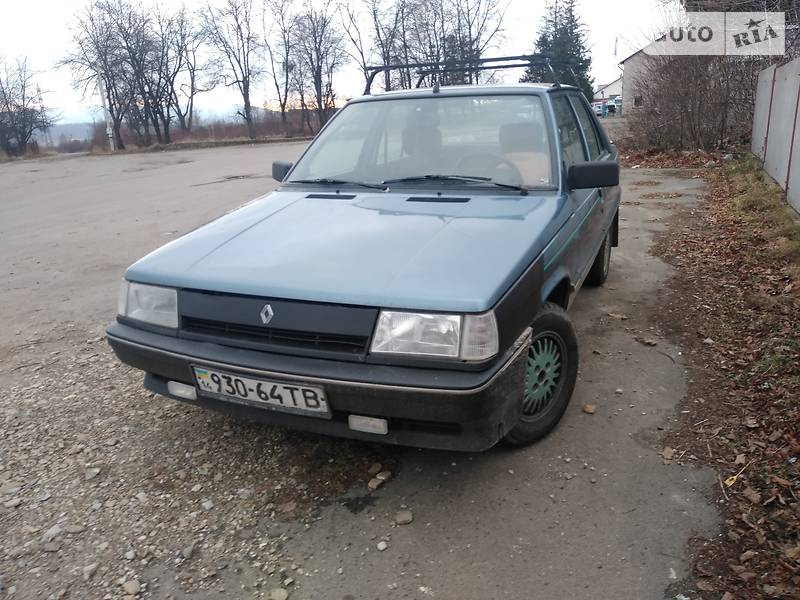 Renault 9