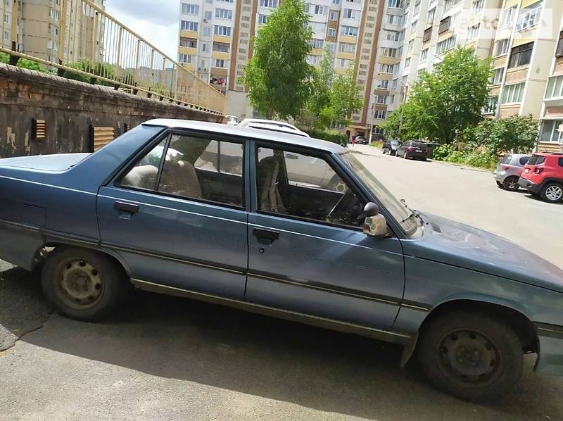 Renault 9