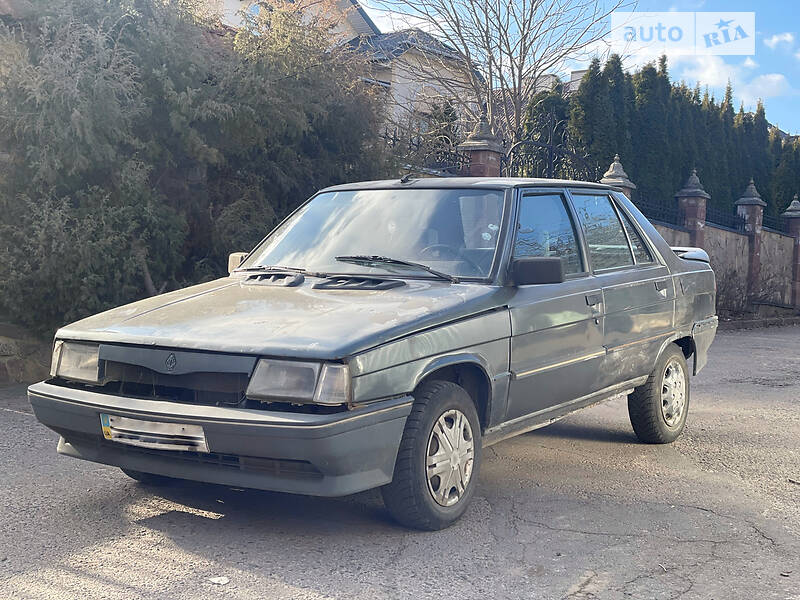 Renault 9
