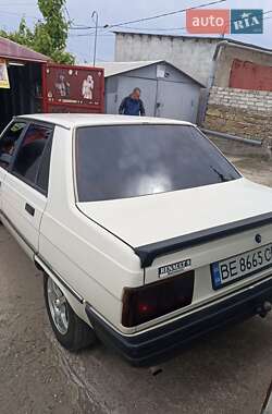 Седан Renault 9 1986 в 