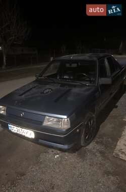 Седан Renault 9 1988 в Буську