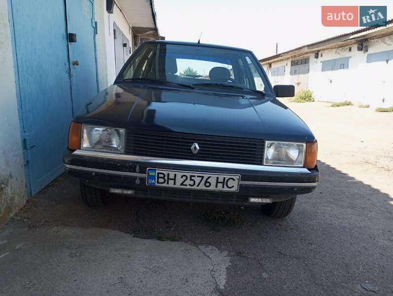 Renault 9 1983
