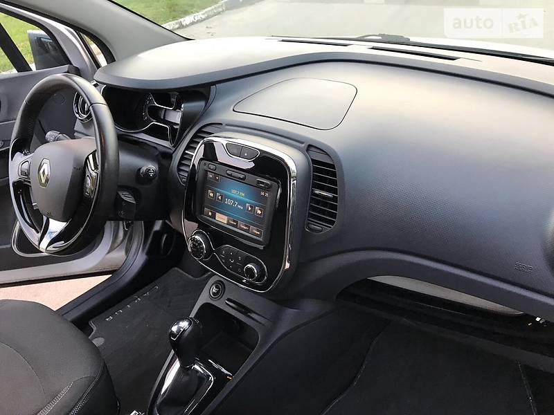 Позашляховик / Кросовер Renault Captur 2015 в Житомирі