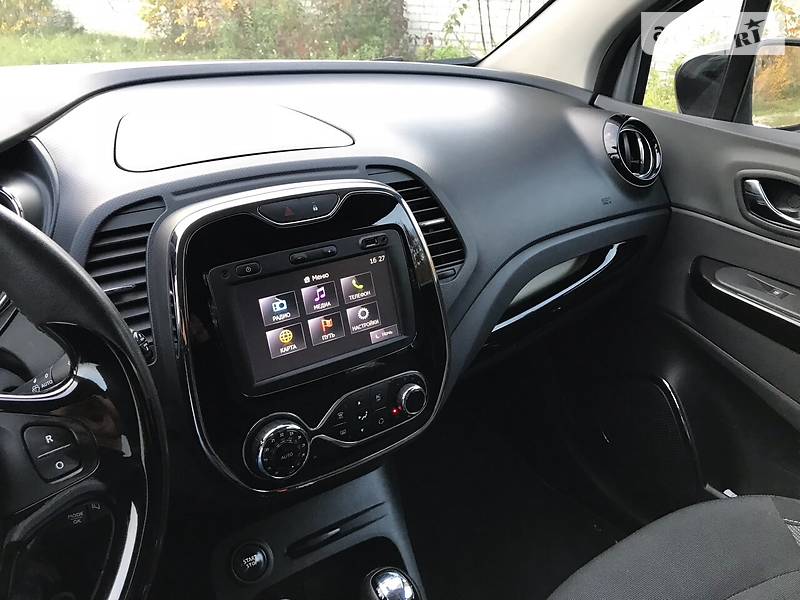 Позашляховик / Кросовер Renault Captur 2015 в Житомирі