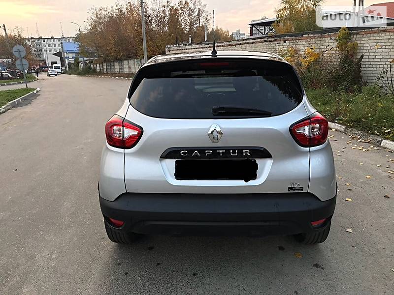 Позашляховик / Кросовер Renault Captur 2015 в Житомирі