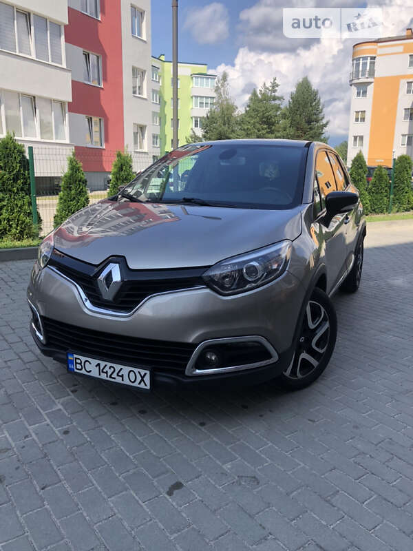 Внедорожник / Кроссовер Renault Captur 2016 в Новояворовске