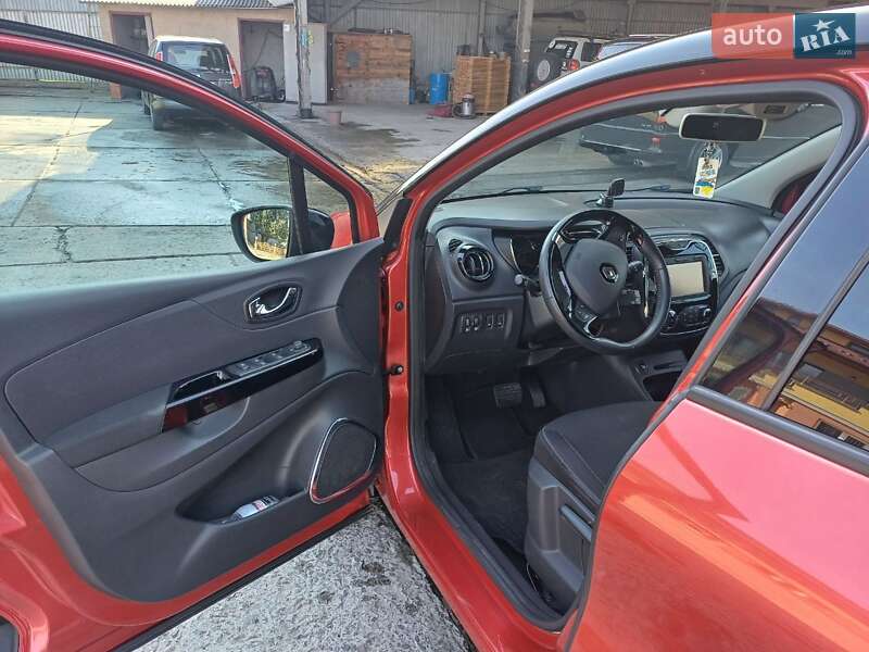 Внедорожник / Кроссовер Renault Captur 2016 в Ужгороде