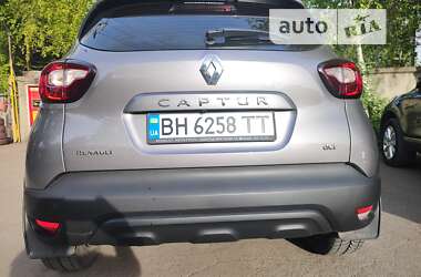 Позашляховик / Кросовер Renault Captur 2017 в Одесі