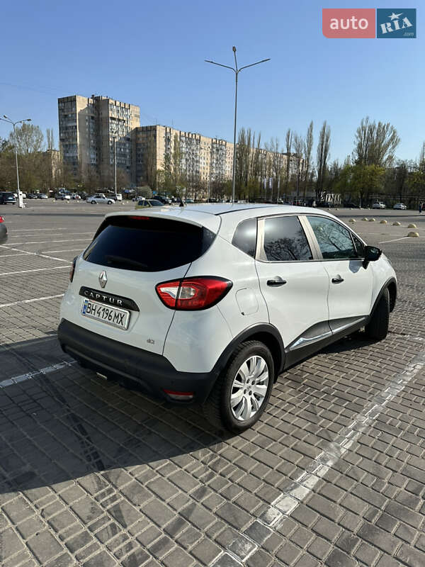 Внедорожник / Кроссовер Renault Captur 2015 в Одессе