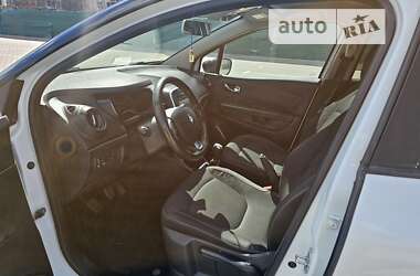 Позашляховик / Кросовер Renault Captur 2018 в 