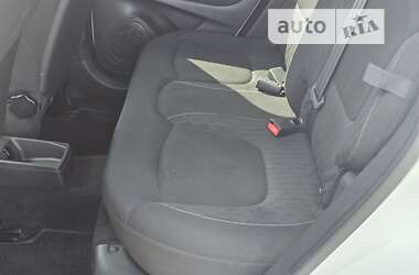 Позашляховик / Кросовер Renault Captur 2018 в 