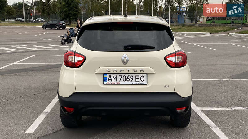 Внедорожник / Кроссовер Renault Captur 2015 в Житомире