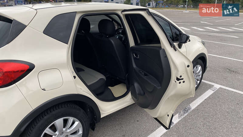 Внедорожник / Кроссовер Renault Captur 2015 в Житомире