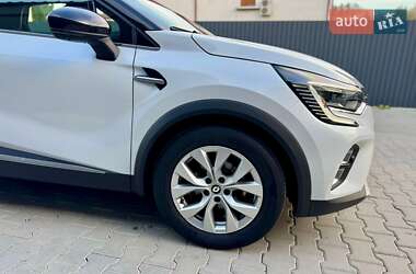 Позашляховик / Кросовер Renault Captur 2021 в 