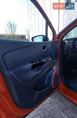 Внедорожник / Кроссовер Renault Captur 2015 в 