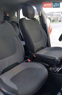 Внедорожник / Кроссовер Renault Captur 2015 в 