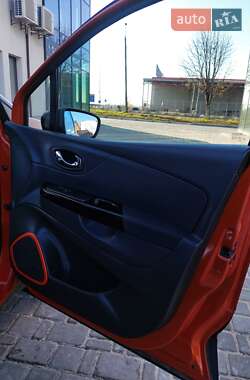 Внедорожник / Кроссовер Renault Captur 2015 в 