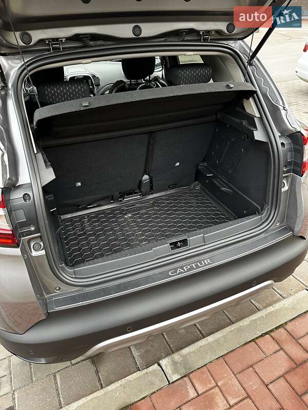 Внедорожник / Кроссовер Renault Captur 2017 в Луцке