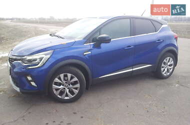 Внедорожник / Кроссовер Renault Captur 2021 в 