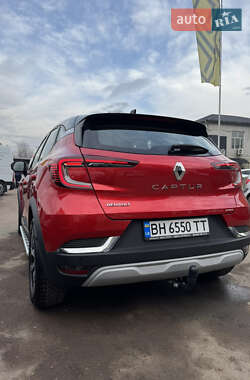 Внедорожник / Кроссовер Renault Captur 2023 в 