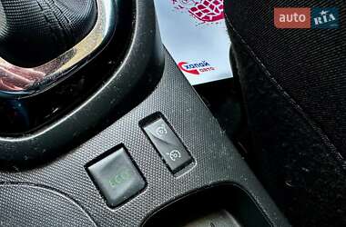Внедорожник / Кроссовер Renault Captur 2014 в 