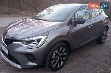 Позашляховик / Кросовер Renault Captur 2023 в Острозі