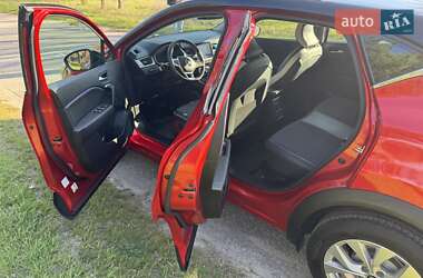 Внедорожник / Кроссовер Renault Captur 2021 в 
