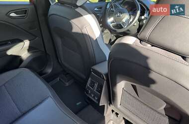 Внедорожник / Кроссовер Renault Captur 2021 в 
