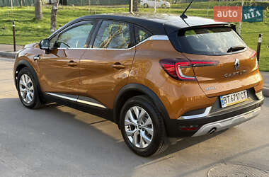 Позашляховик / Кросовер Renault Captur 2021 в 