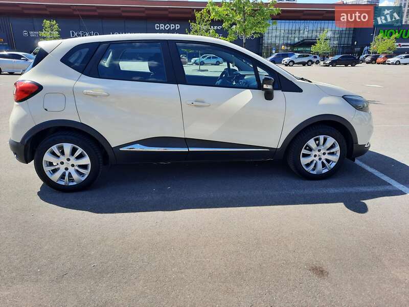 Внедорожник / Кроссовер Renault Captur 2015 в Киеве