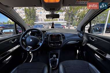 Позашляховик / Кросовер Renault Captur 2016 в 