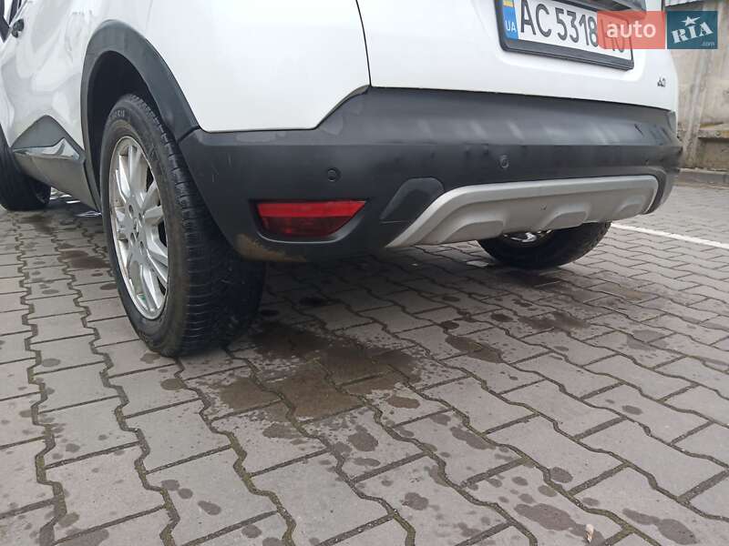 Внедорожник / Кроссовер Renault Captur 2016 в Луцке