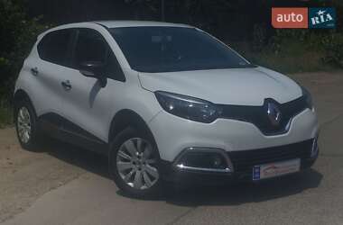 Позашляховик / Кросовер Renault Captur 2016 в 