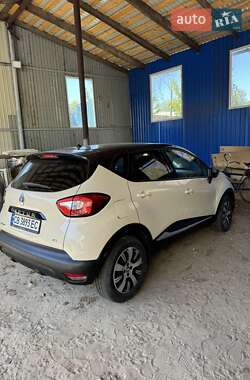 Внедорожник / Кроссовер Renault Captur 2016 в 
