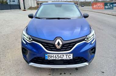 Внедорожник / Кроссовер Renault Captur 2021 в 