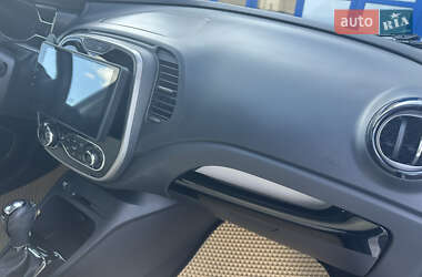 Внедорожник / Кроссовер Renault Captur 2015 в 