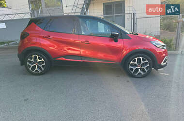 Позашляховик / Кросовер Renault Captur 2018 в 