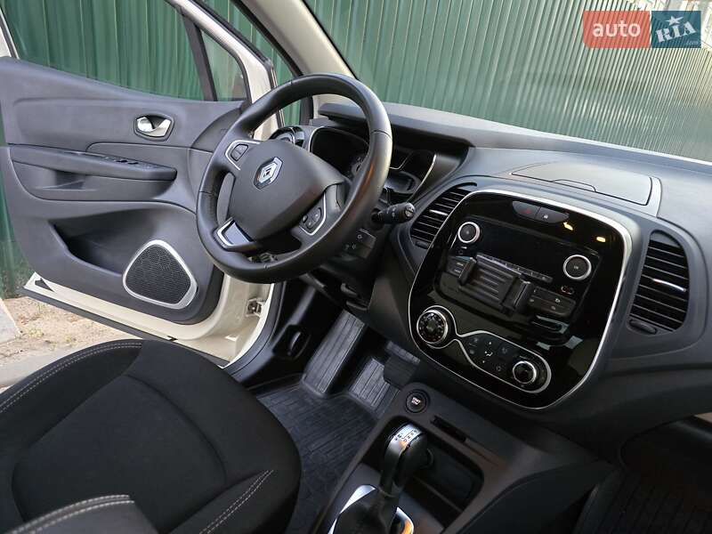 Внедорожник / Кроссовер Renault Captur 2019 в Киеве