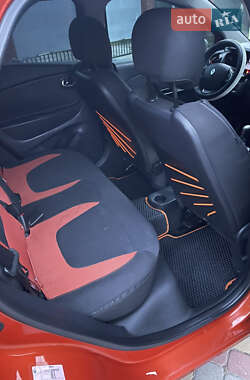 Внедорожник / Кроссовер Renault Captur 2017 в 