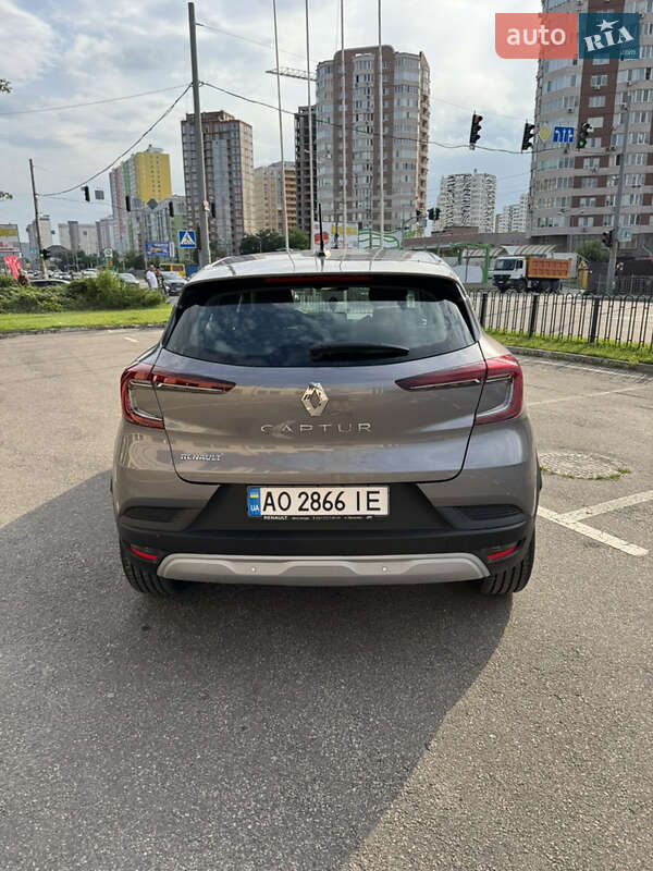 Внедорожник / Кроссовер Renault Captur 2023 в Киеве
