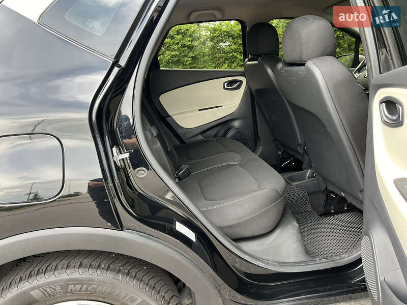 Внедорожник / Кроссовер Renault Captur 2019 в Киеве