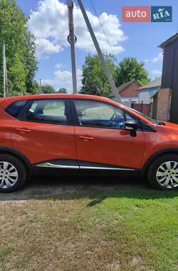 Позашляховик / Кросовер Renault Captur 2015 в Умані