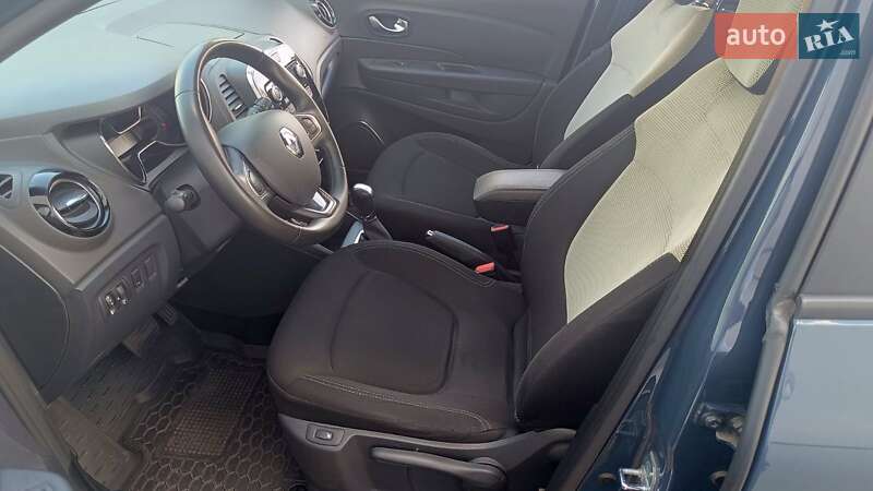 Внедорожник / Кроссовер Renault Captur 2019 в Киеве