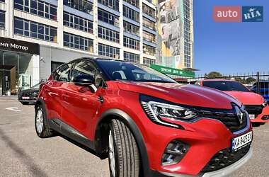 Внедорожник / Кроссовер Renault Captur 2021 в Киеве