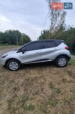 Внедорожник / Кроссовер Renault Captur 2017 в 