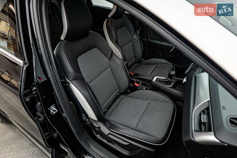 Внедорожник / Кроссовер Renault Captur 2021 в Киеве