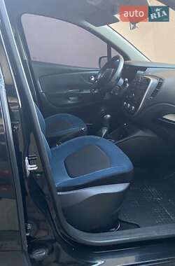 Внедорожник / Кроссовер Renault Captur 2016 в 