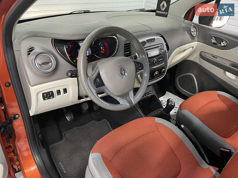 Внедорожник / Кроссовер Renault Captur 2016 в Стрые