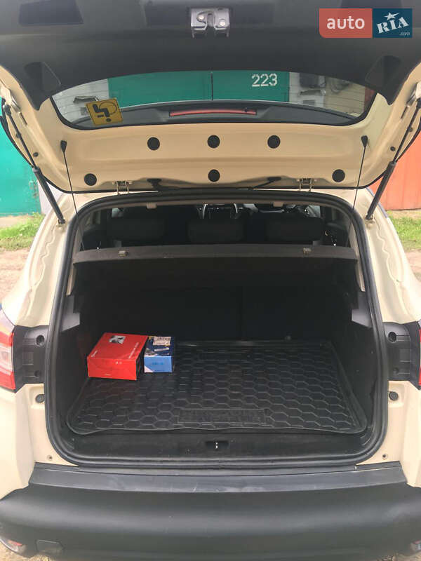 Внедорожник / Кроссовер Renault Captur 2015 в Белгороде-Днестровском